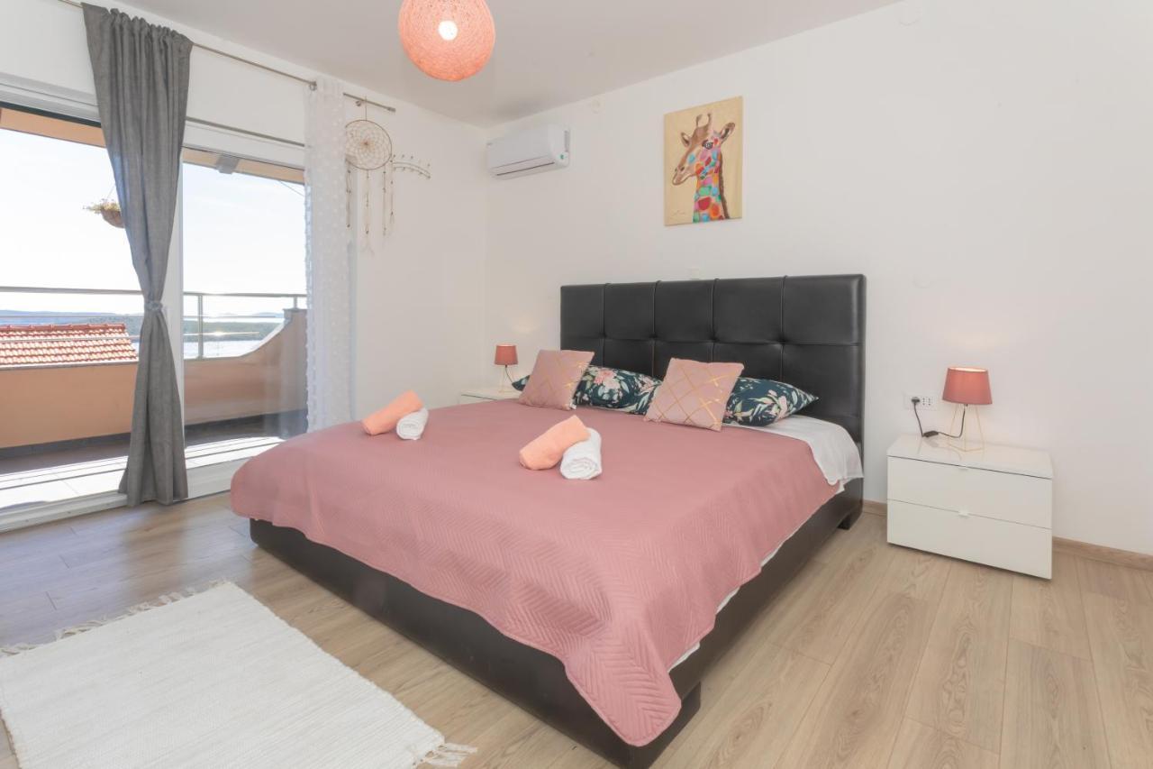 Apartments Franchese 希贝尼克 外观 照片