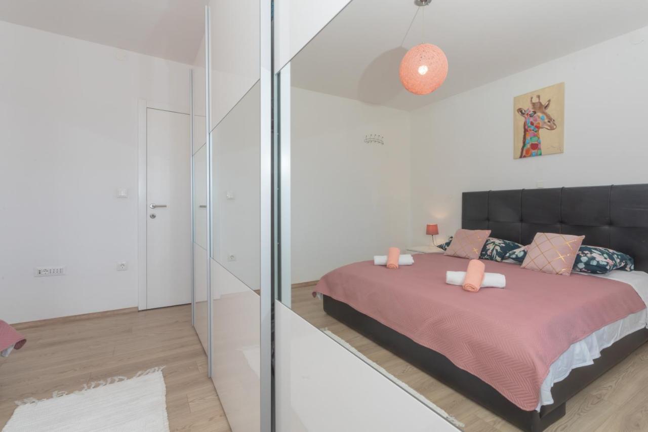 Apartments Franchese 希贝尼克 外观 照片